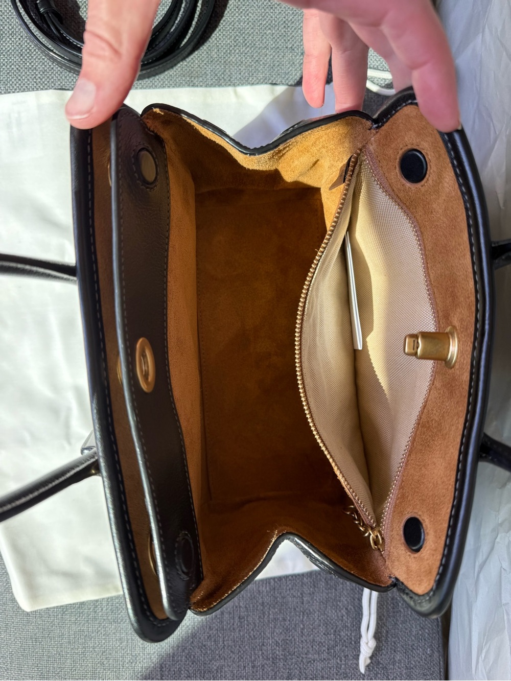 Coach Turnlock 22 Black NWT - Picture 9 of 11